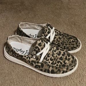 Gypsy Jazz leopard shoes